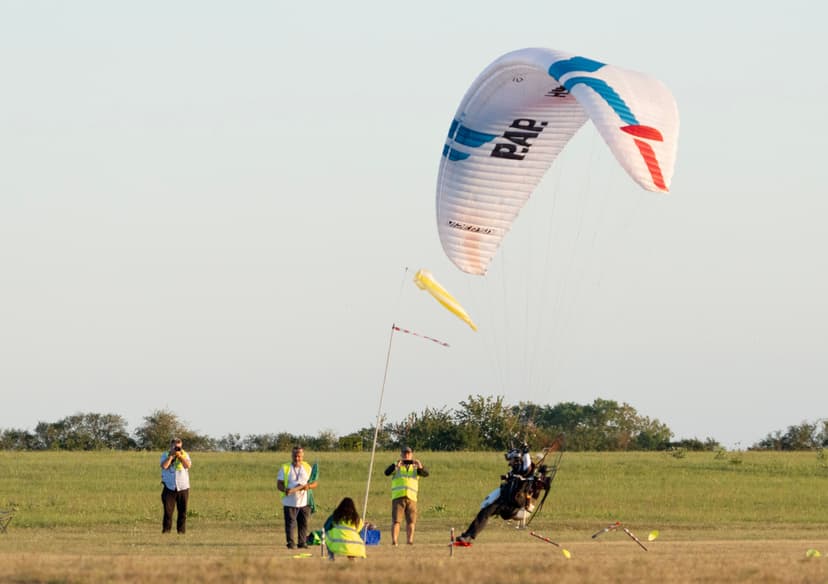 Oro y plata en el Campeonato del Mundo de Paramotor 2025