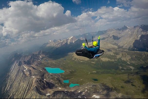 1200 km en parapente : la CHAÎNE sans fin.