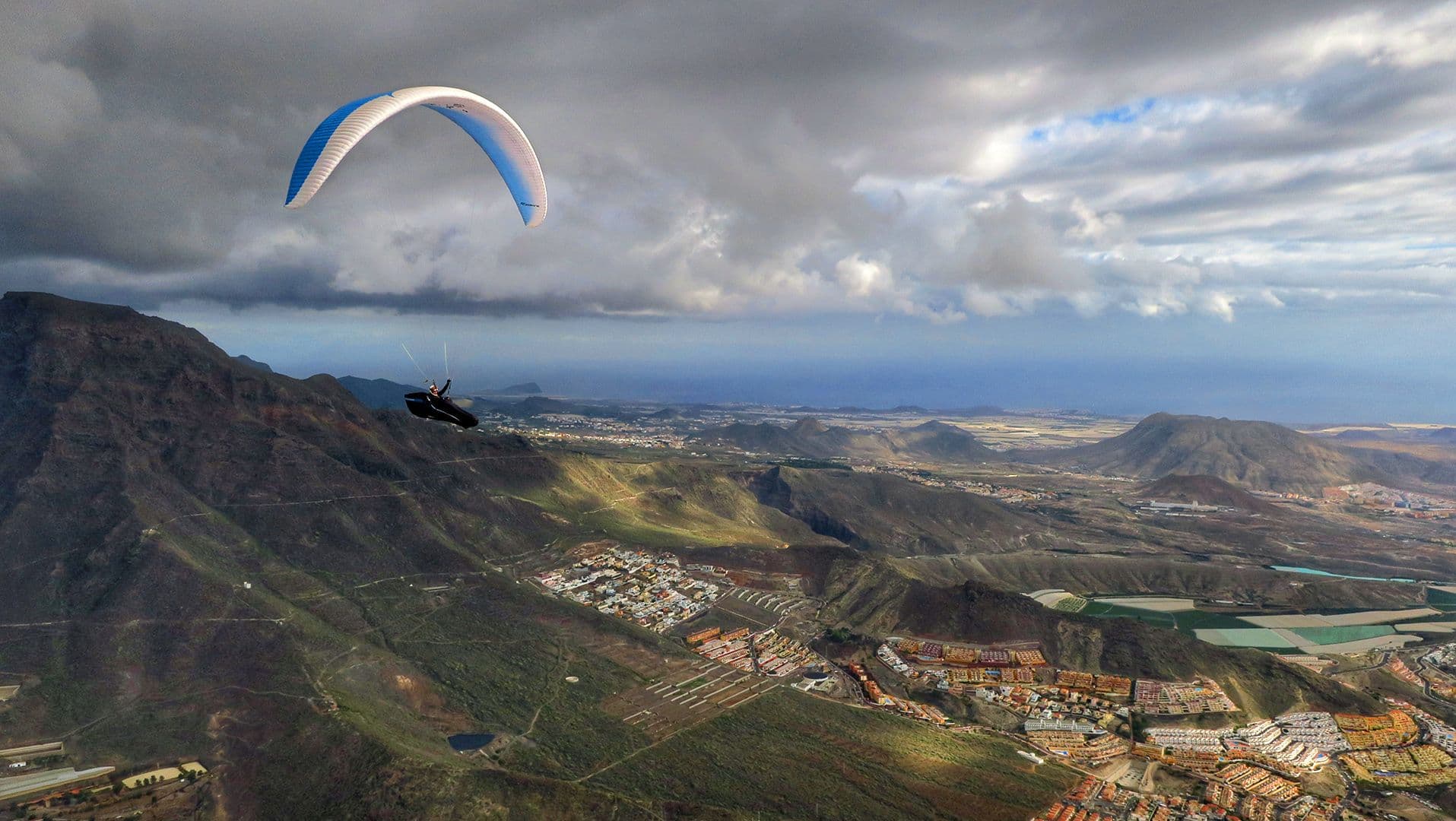 paragliders hero image