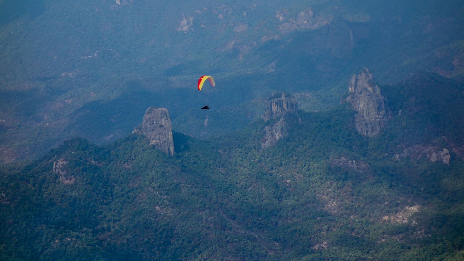 paragliders hero image