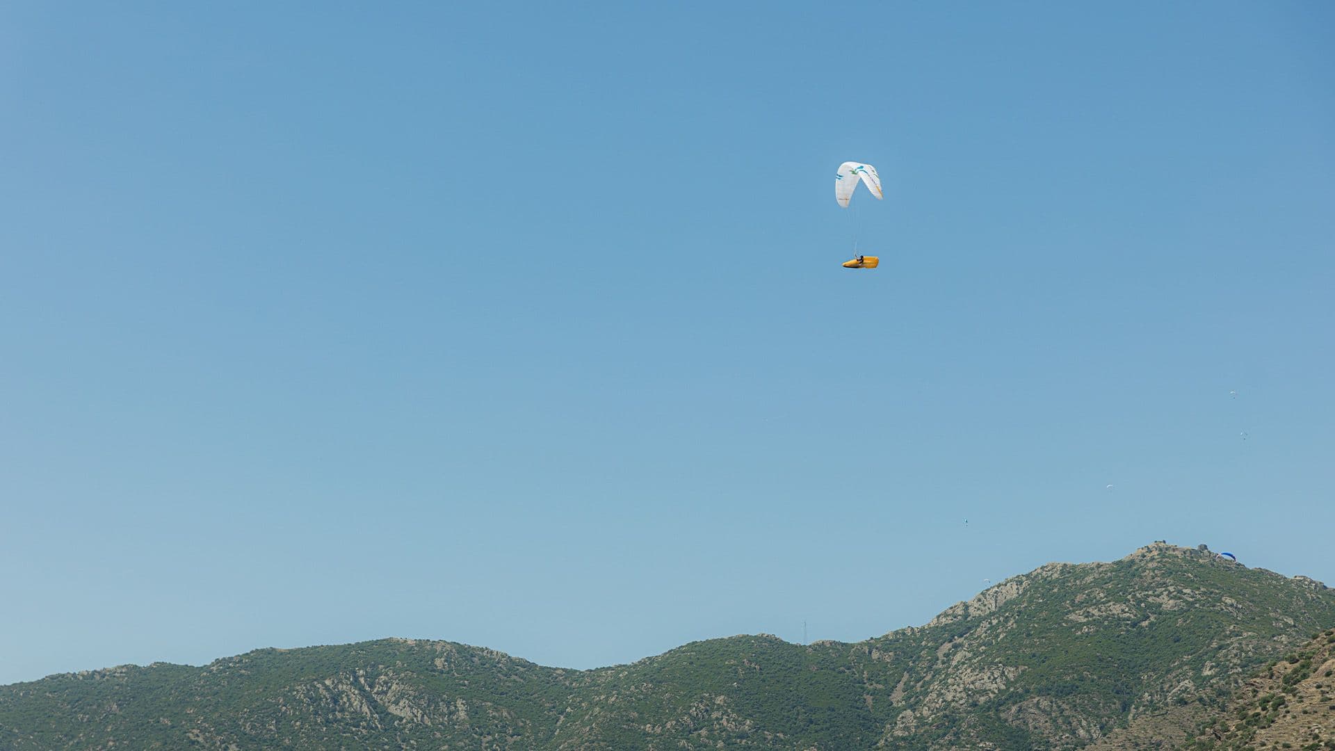 paragliders hero image