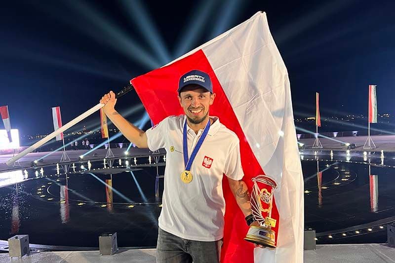 Bartek Nowicki remporte le 6ème Championnat du Monde de Slalom !