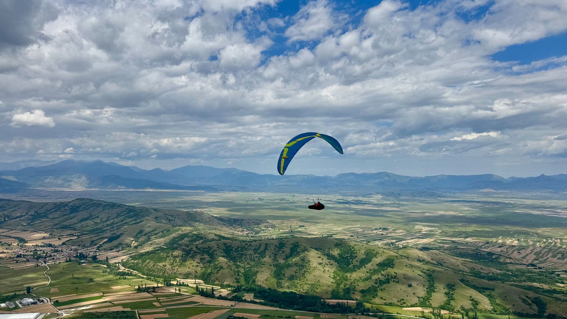 paragliders hero image