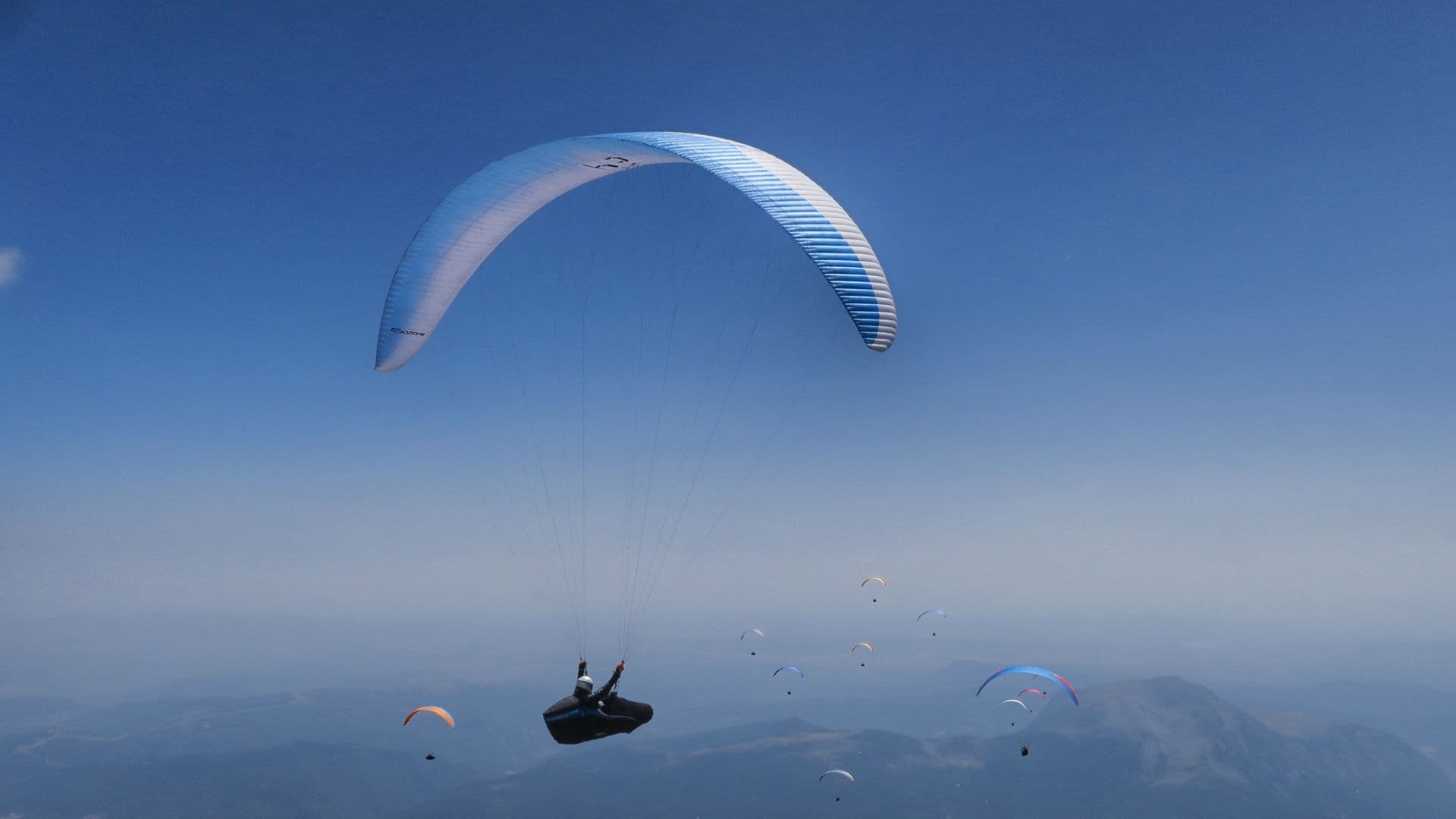 paragliders hero image