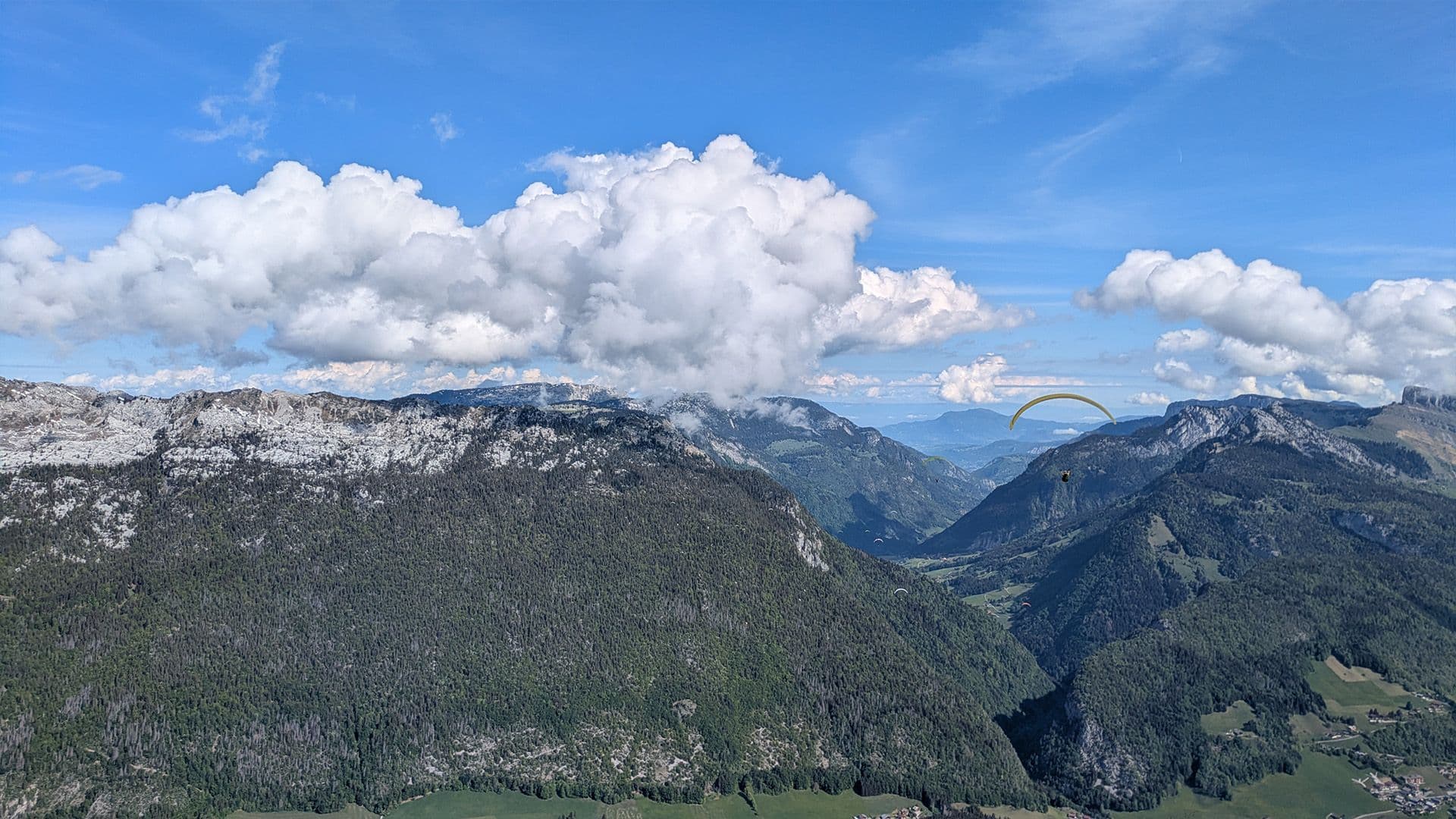 paragliders hero image