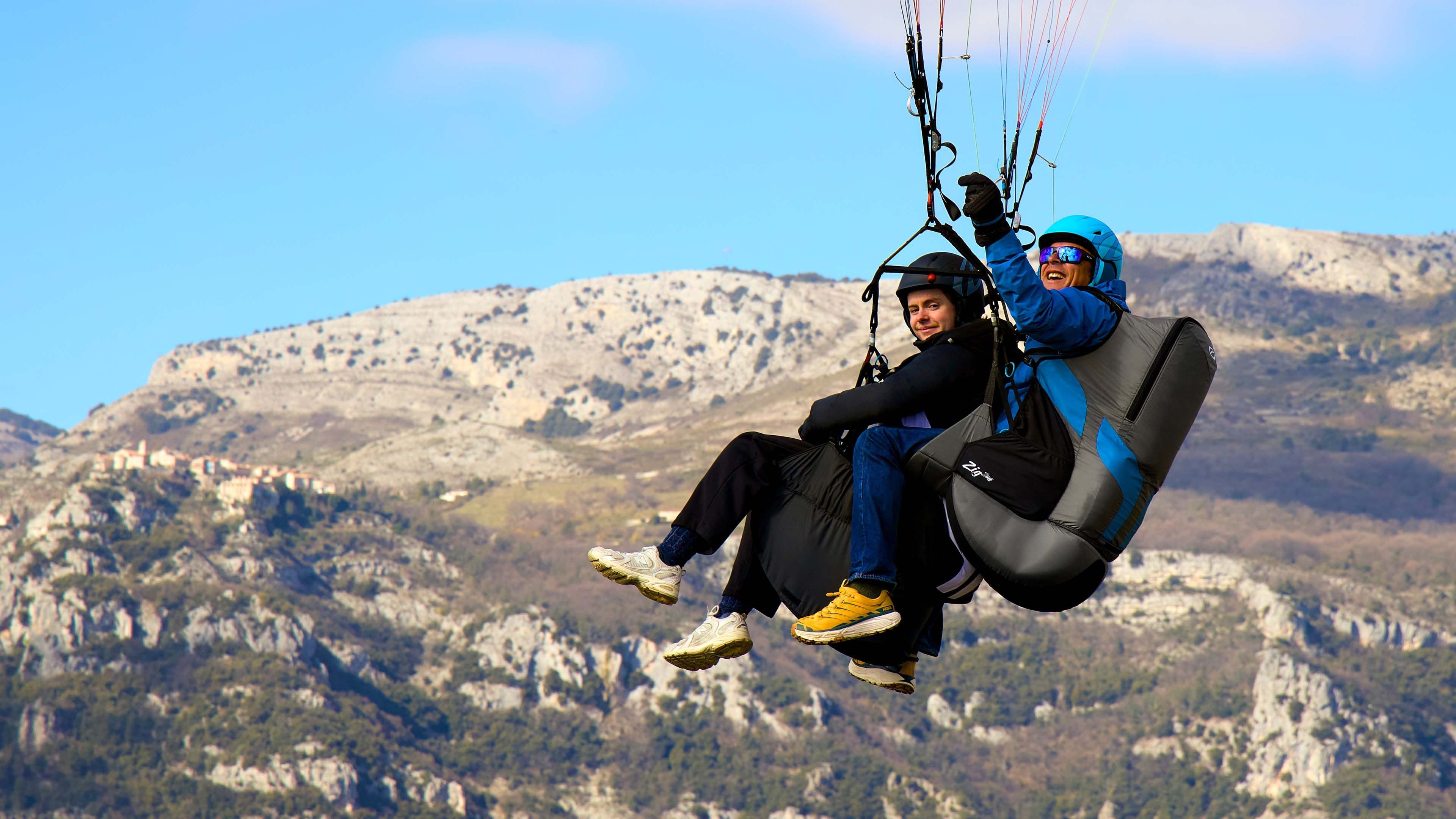 paragliders hero image